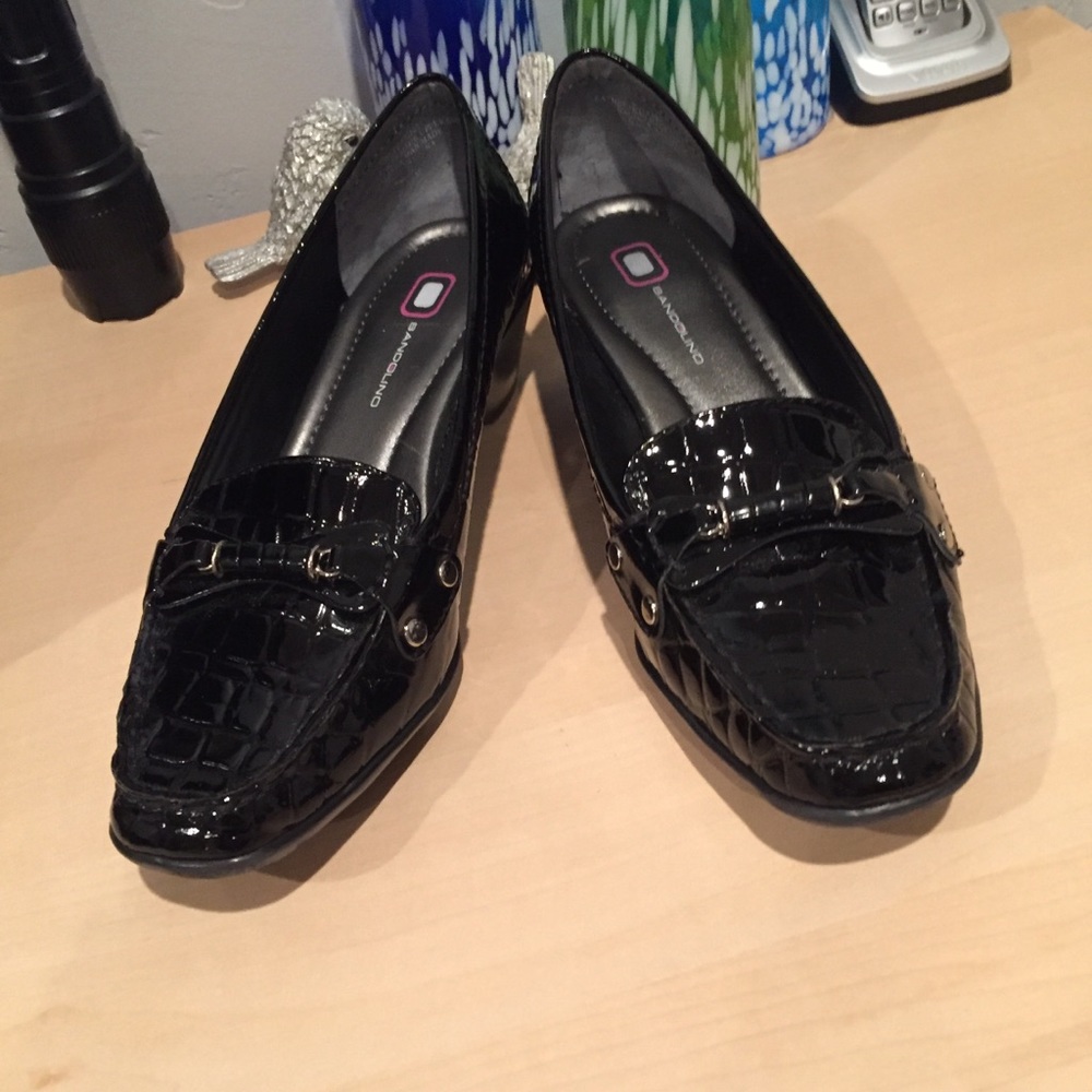 BLack patent loafers 7.5 Bandolino EUC